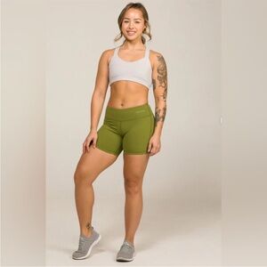 I Am Becoming women’s olive Forest green no-ride shorts Size 14 or XXL IAB